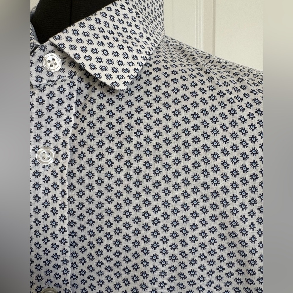 HUGO BOSS Men's Blue and White Patterned Shirt